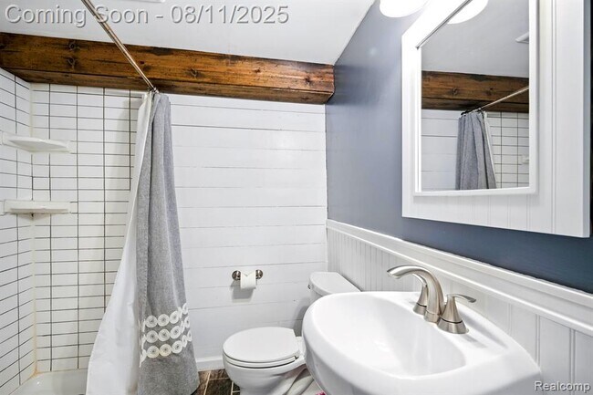 Building Photo - 5021 Lakeborn Dr