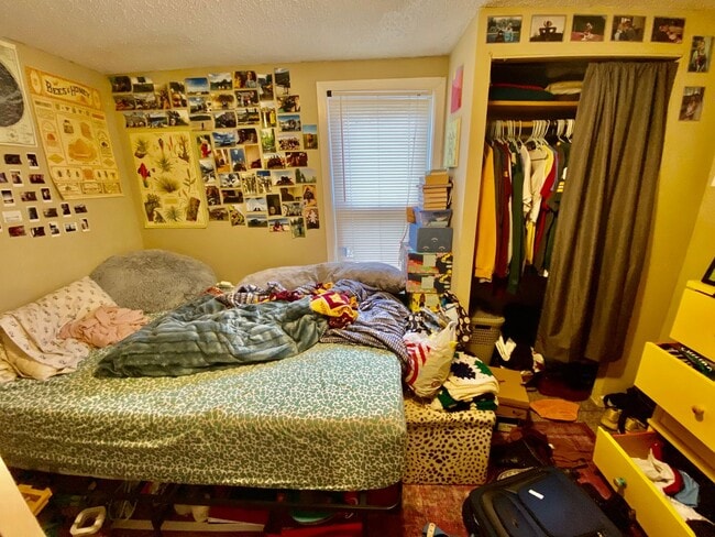 Building Photo - Remodeled Home near U of M! Must See 5BD/2BA Property!