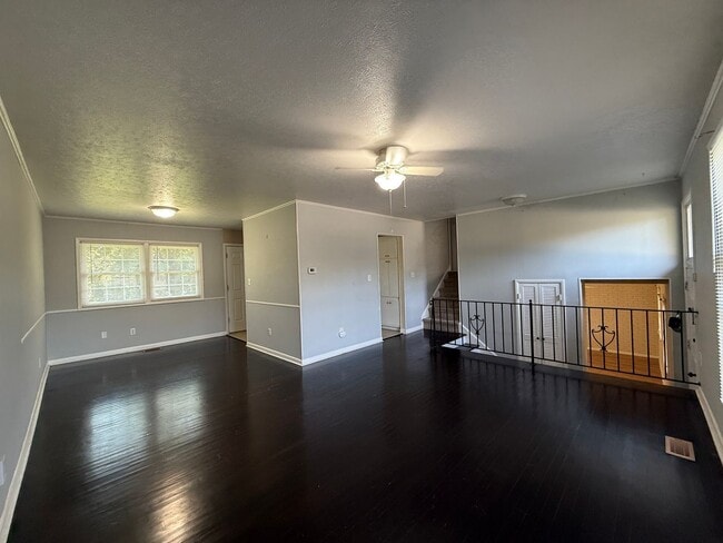 Building Photo - 3 Bedroom Rental - close to Cape Fear Vall...
