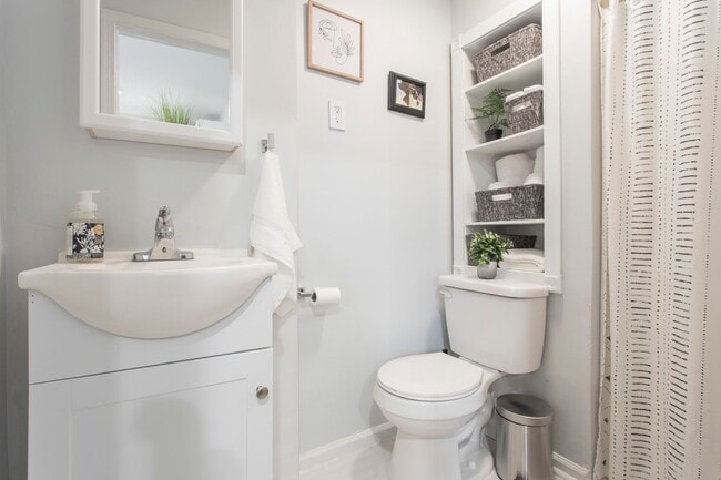 Building Photo - East Passyunk 1 bedroom