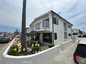 Building Photo - 4112 Seashore Dr