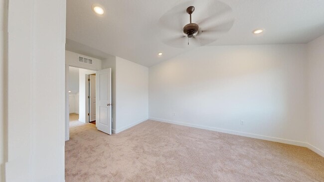 Building Photo - Modern Townhome Living in Tooele
