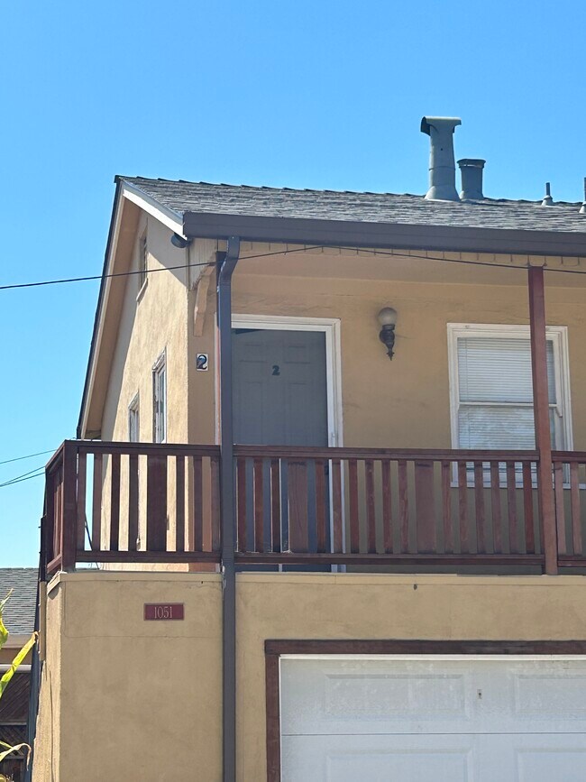 Primary Photo - 1051 Park Ave