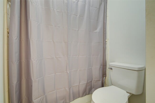 Building Photo - 1911 Ripple Creek Dr