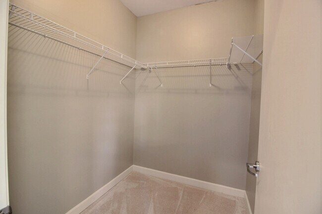 Building Photo - 2220 Superior Via