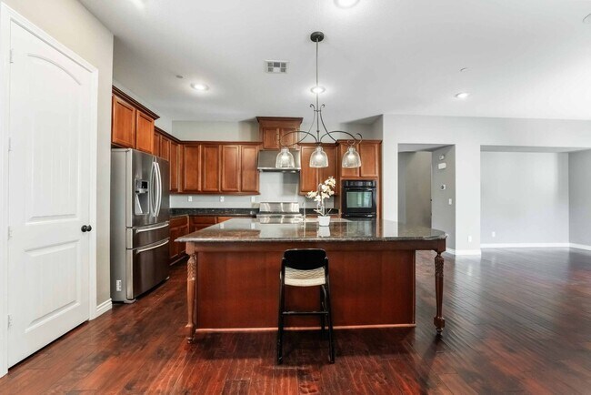 Building Photo - 3160 Color Palette Ave
