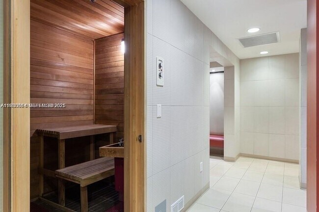 Building Photo - 300 S Biscayne Blvd