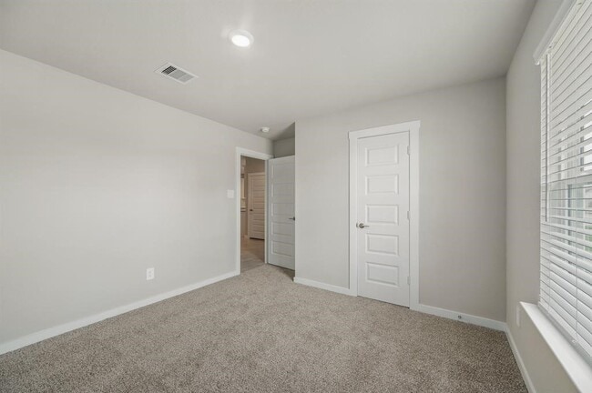 Building Photo - 29422 Pikes Peak Dr