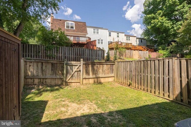 Building Photo - 3048 Silent Valley Dr