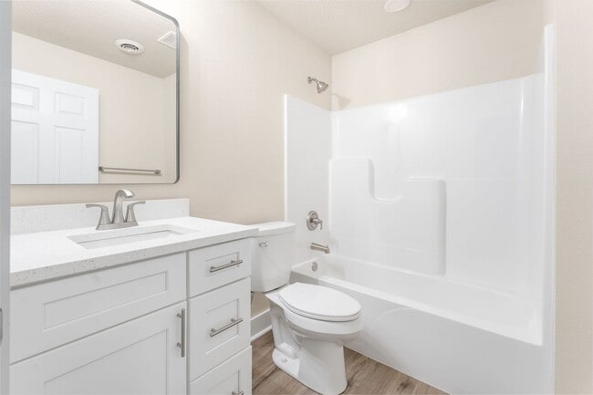 Building Photo - Available May 15!