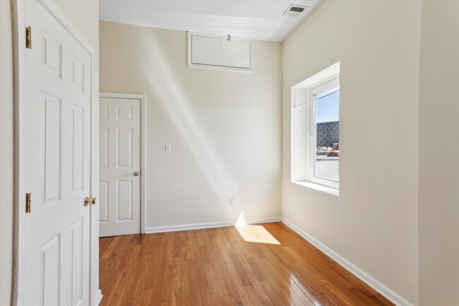 Building Photo - 1519 N 16th St