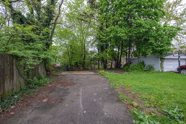 Building Photo - Single Family Home