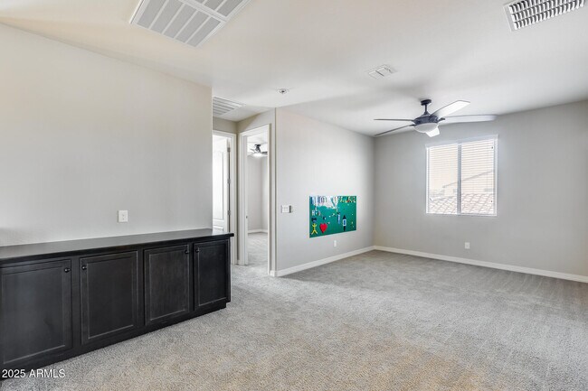 Building Photo - 9944 W Louise Dr