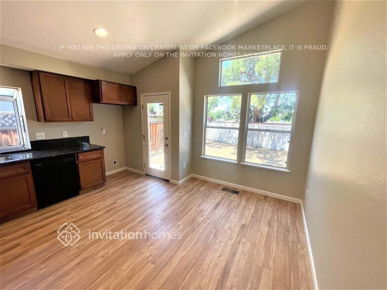 Building Photo - 5085 Wagon Wheel Way