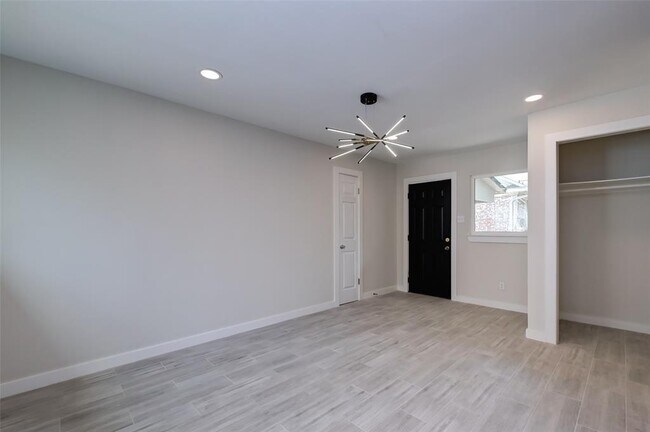 Building Photo - 1747 Wroxton Ct