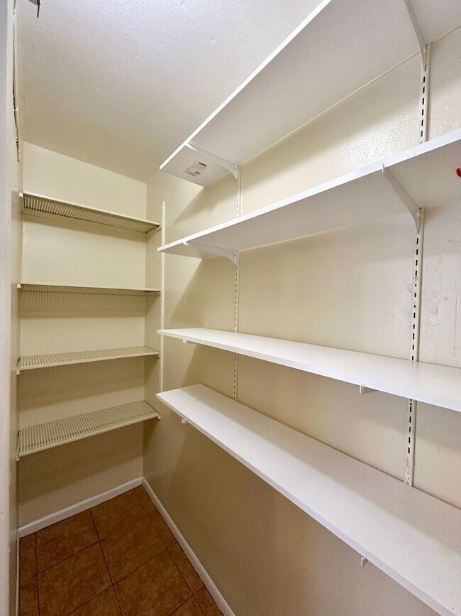 Building Photo - UPCOMING 2 BED 1 BATH COZY CASITA AVAILABLE 5/15/26!!