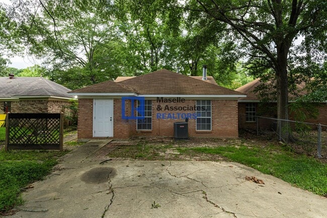 Building Photo - 178 Cumberland Rd