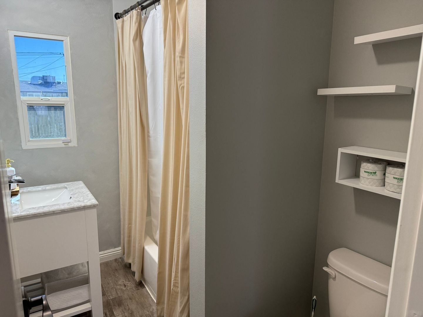 Building Photo - 1040 Canosa Ave