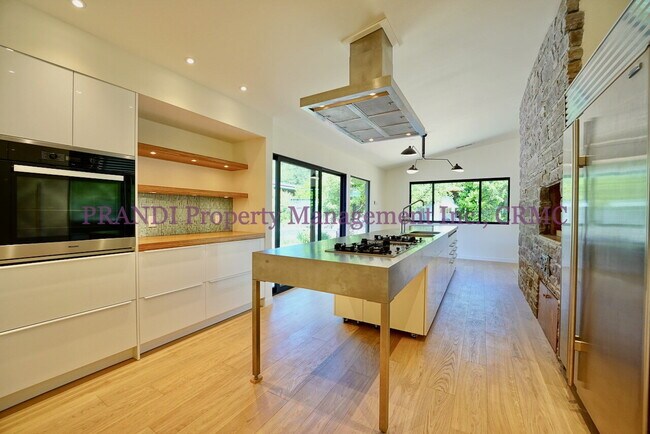 Building Photo - All New!  Fabulous 3 bedroom Fairfax house...