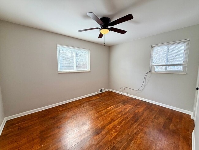 Building Photo - 630 Dornbush St