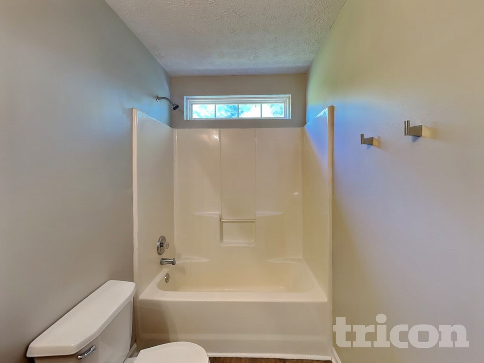 Building Photo - 220 Oak Grove Way