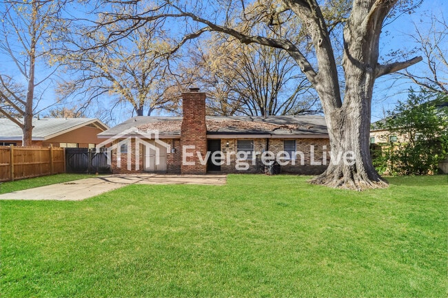 Building Photo - 3404 Renault St