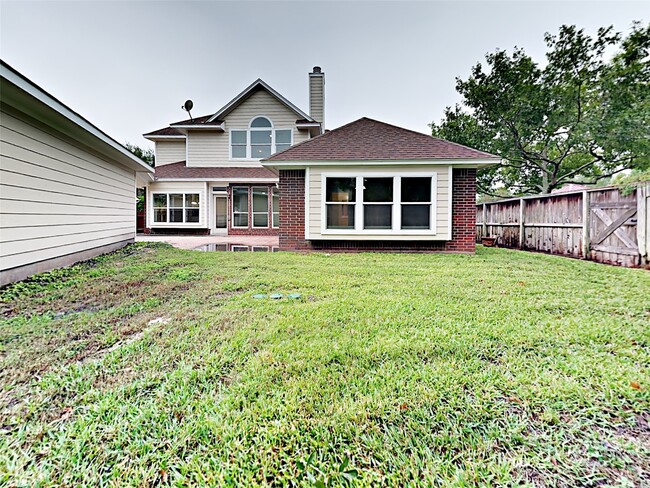 Building Photo - 3307 Clear Water Park Dr