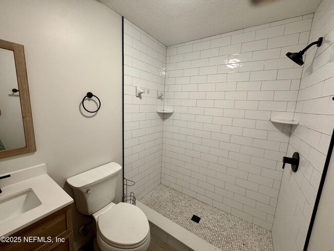 Building Photo - 1208 James St