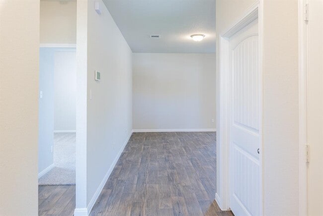 Building Photo - 6621 Kildare Dr