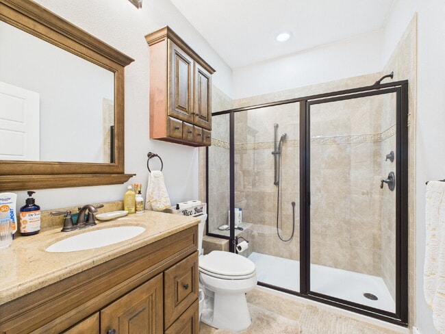 Building Photo - Centrally Located Furnished Home