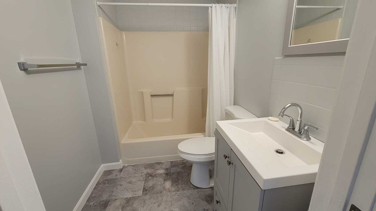 Building Photo - 2 New Haven Dr