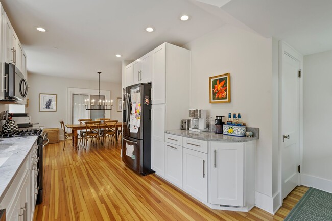 Building Photo - US OPEN PITTSBURGH RENTAL- 3 B 2.1 BATH AS...