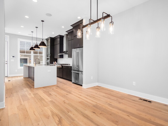 Building Photo - 928 Pullman Pl