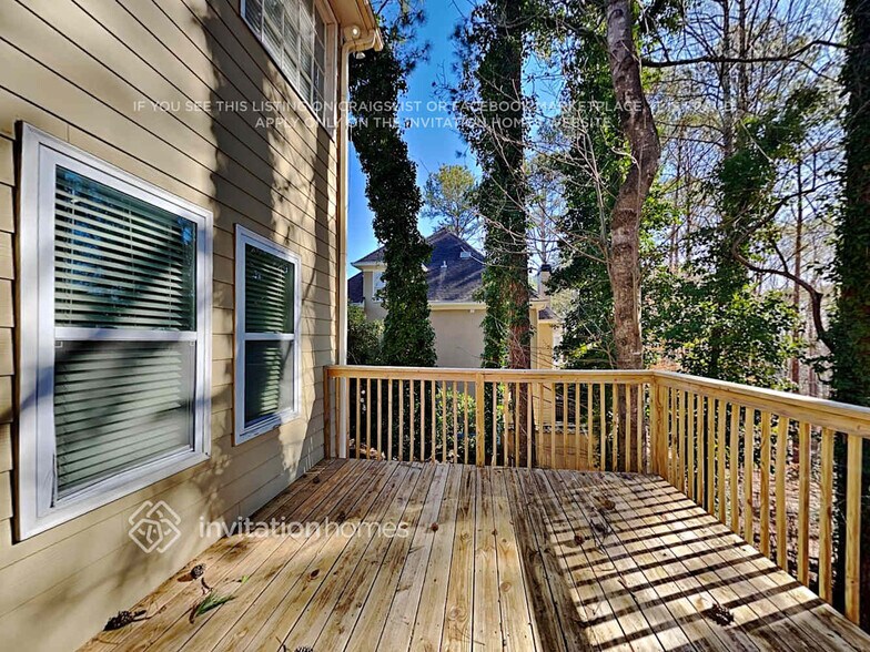 Building Photo - 915 Laurel Crest Dr