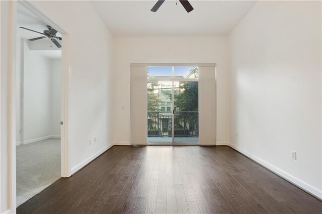 Building Photo - 711 Cosmopolitan Dr NE