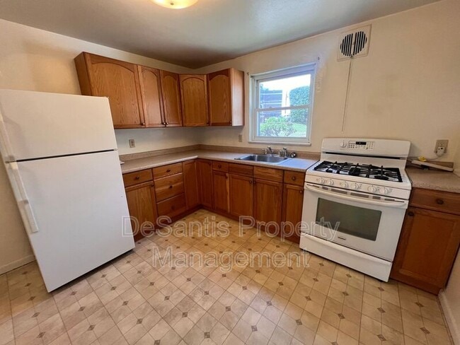 Building Photo - 1123 Clippert St