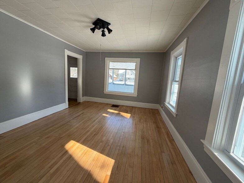 Building Photo - 66 Chestnut Hill Rd