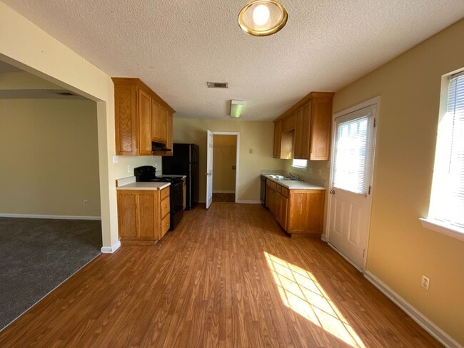 Building Photo - 3037 Ginny Dr