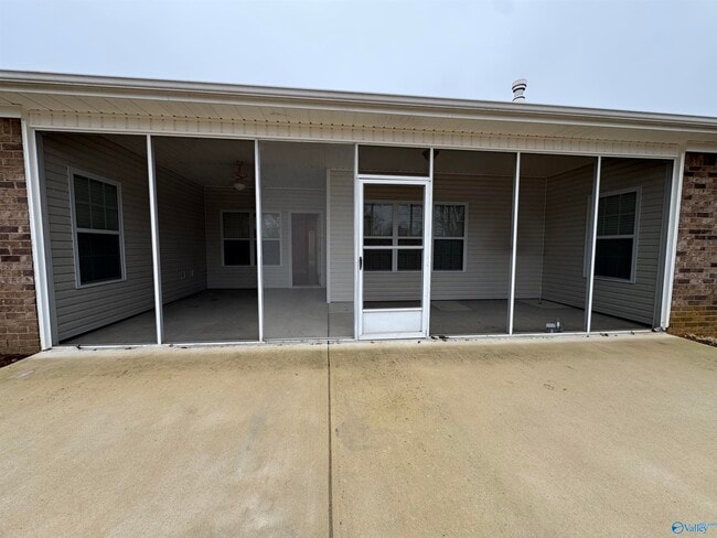 Building Photo - 2275 Towne Park Dr SW