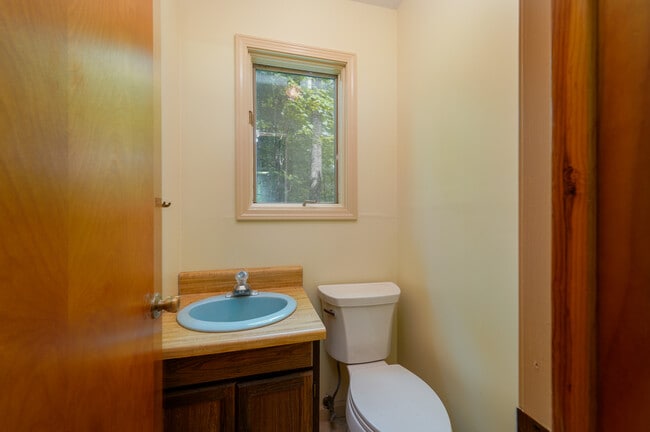 Building Photo - 480 Wingfield Way