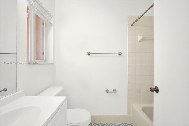 Building Photo - 17380 SW 140th Ct