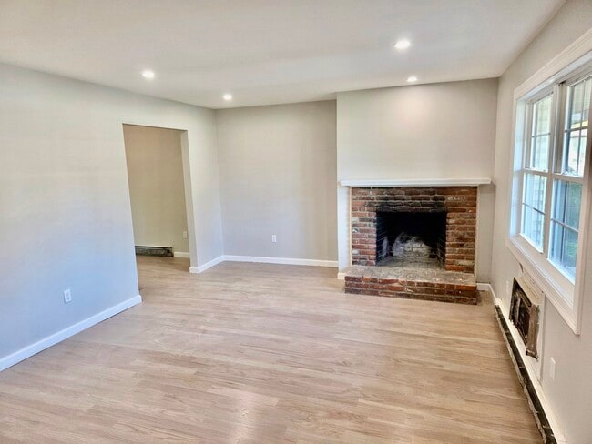 Building Photo - 69 Homestead Ln