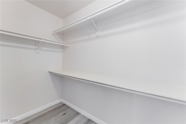 Building Photo - 5033 Drummond Rd