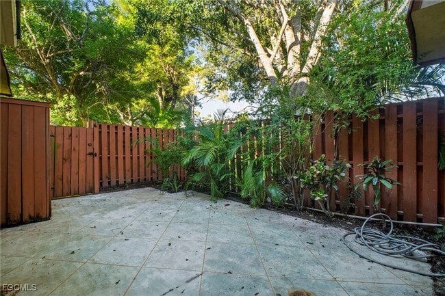 Building Photo - 1703 Park Meadows Dr