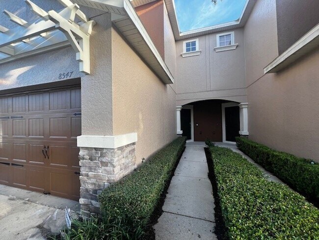 Building Photo - MOVE IN NOW-OVIEDO RENTAL!BEAUTIFUL 3 bd 2.5 bath townhome! 2 CAR ATTACHED GARAGE!FRESH PAINT! Wa...