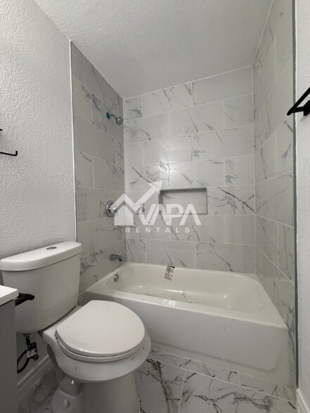 Building Photo - 4135 Sunrise Glade Dr