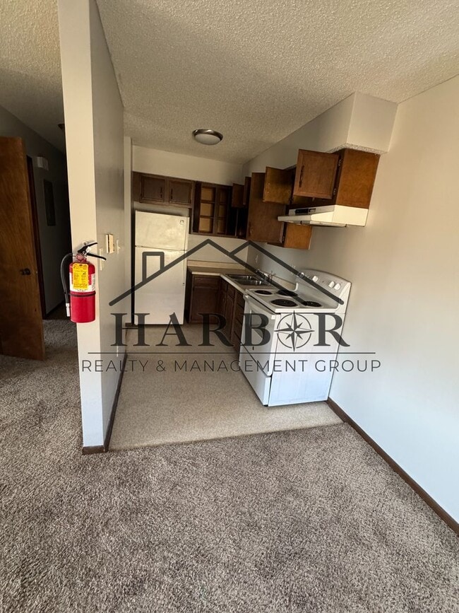 Building Photo - 1 Bedroom 1 Bath - SPECIAL: Lower rent for a 6 month lease.