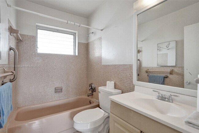 Building Photo - 4731 NW 10th Ct