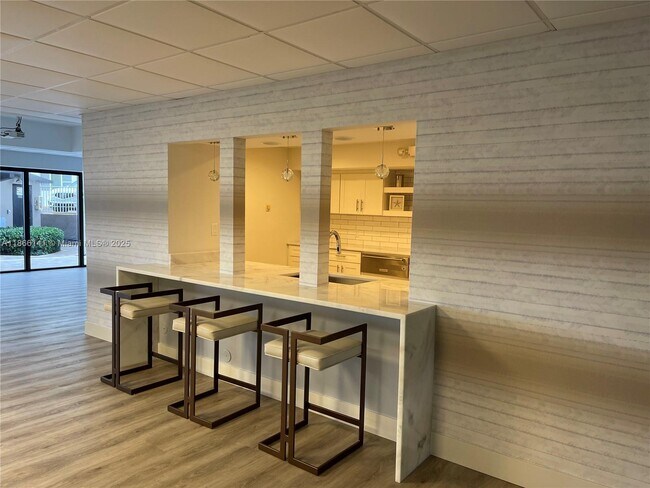 Building Photo - 3800 Galt Ocean Dr