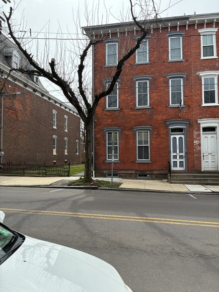 Building Photo - 106 King St